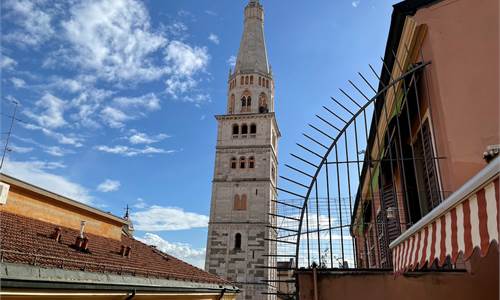 V1814  Il più bell'attico con vista Ghirlandina-Accademia