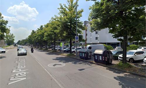 Commercial Premises / Showrooms for Sale in Modena