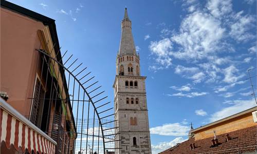 V1907  Il più bell'attico con vista centro Modena Ghirlandina-Accademia