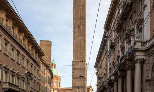 Palazzo / Palazzin for Sale in Bologna